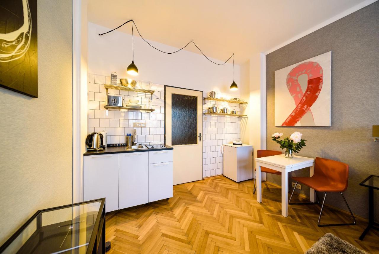 Michal&Michael'S Central Apartments Praag Buitenkant foto