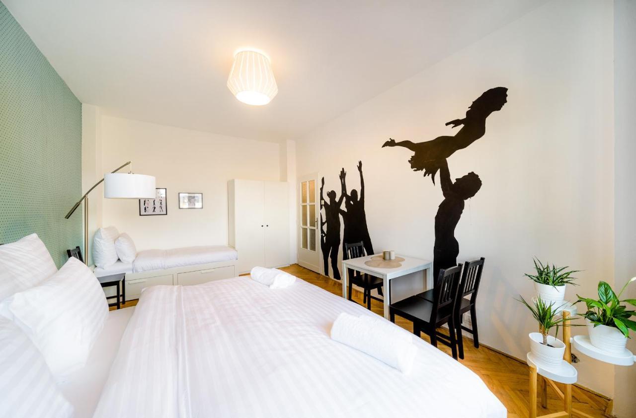 Michal&Michael'S Central Apartments Praag Buitenkant foto